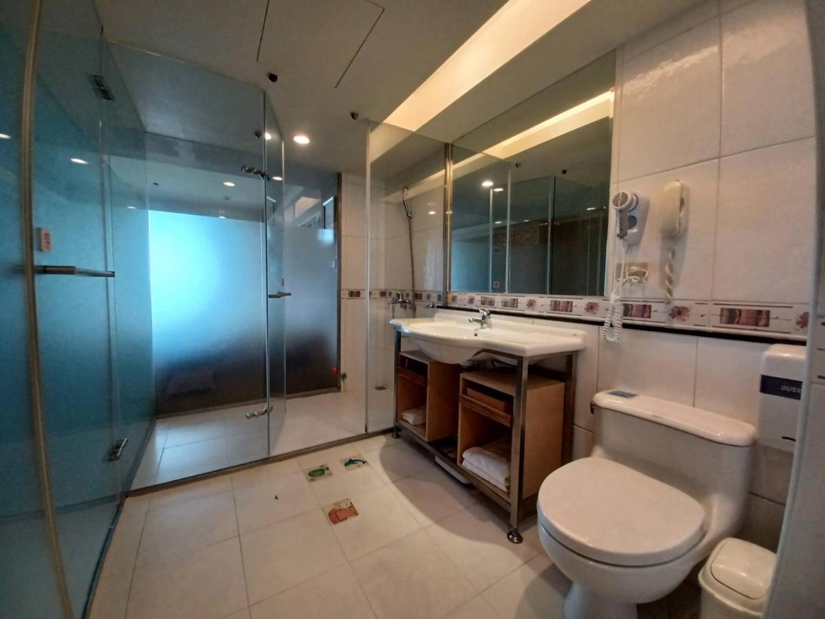 Blue Ocean Hotel Кийлунг Екстериор снимка