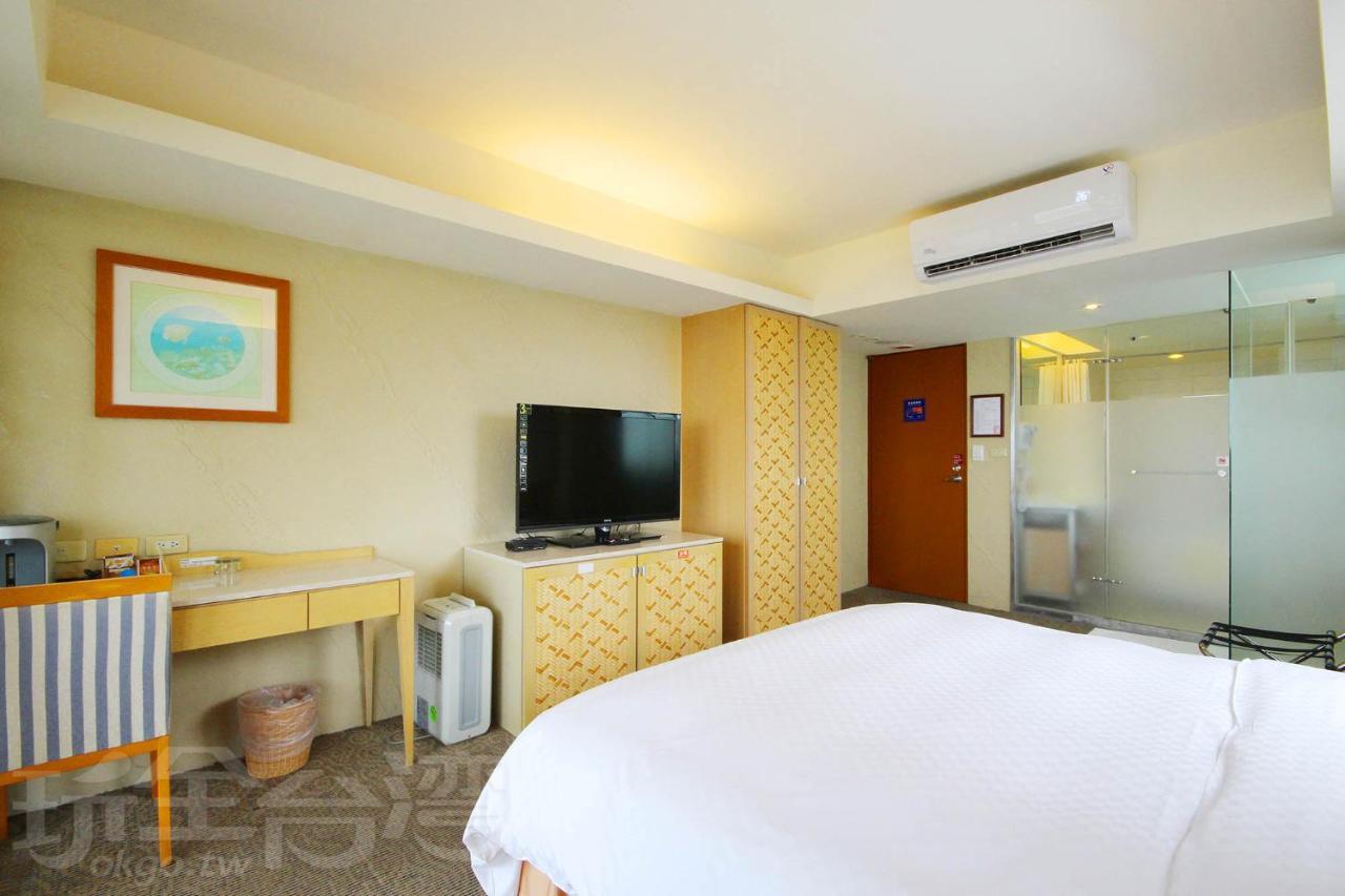 Blue Ocean Hotel Кийлунг Екстериор снимка